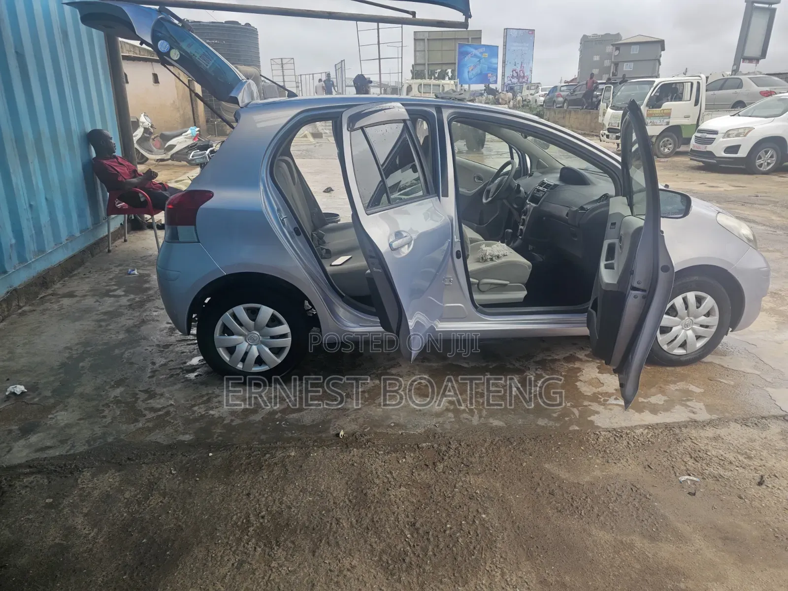 Toyota Vitz 1.3 FWD 3dr 2010 Gray
