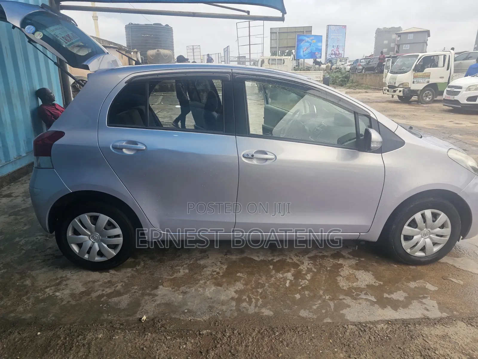 Toyota Vitz 1.3 FWD 3dr 2010 Gray