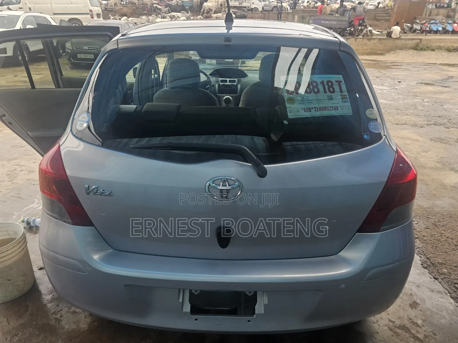 Toyota Vitz 1.3 FWD 3dr 2010 Gray