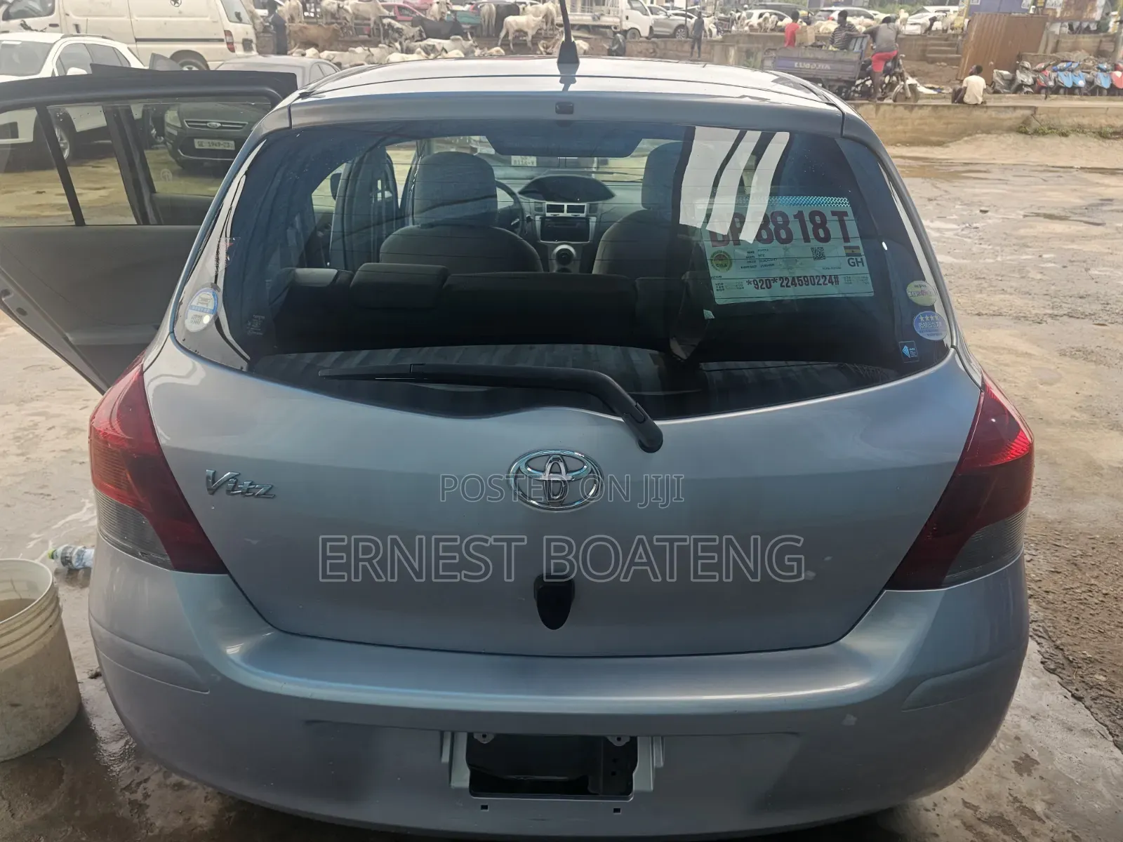 Toyota Vitz 1.3 FWD 3dr 2010 Gray