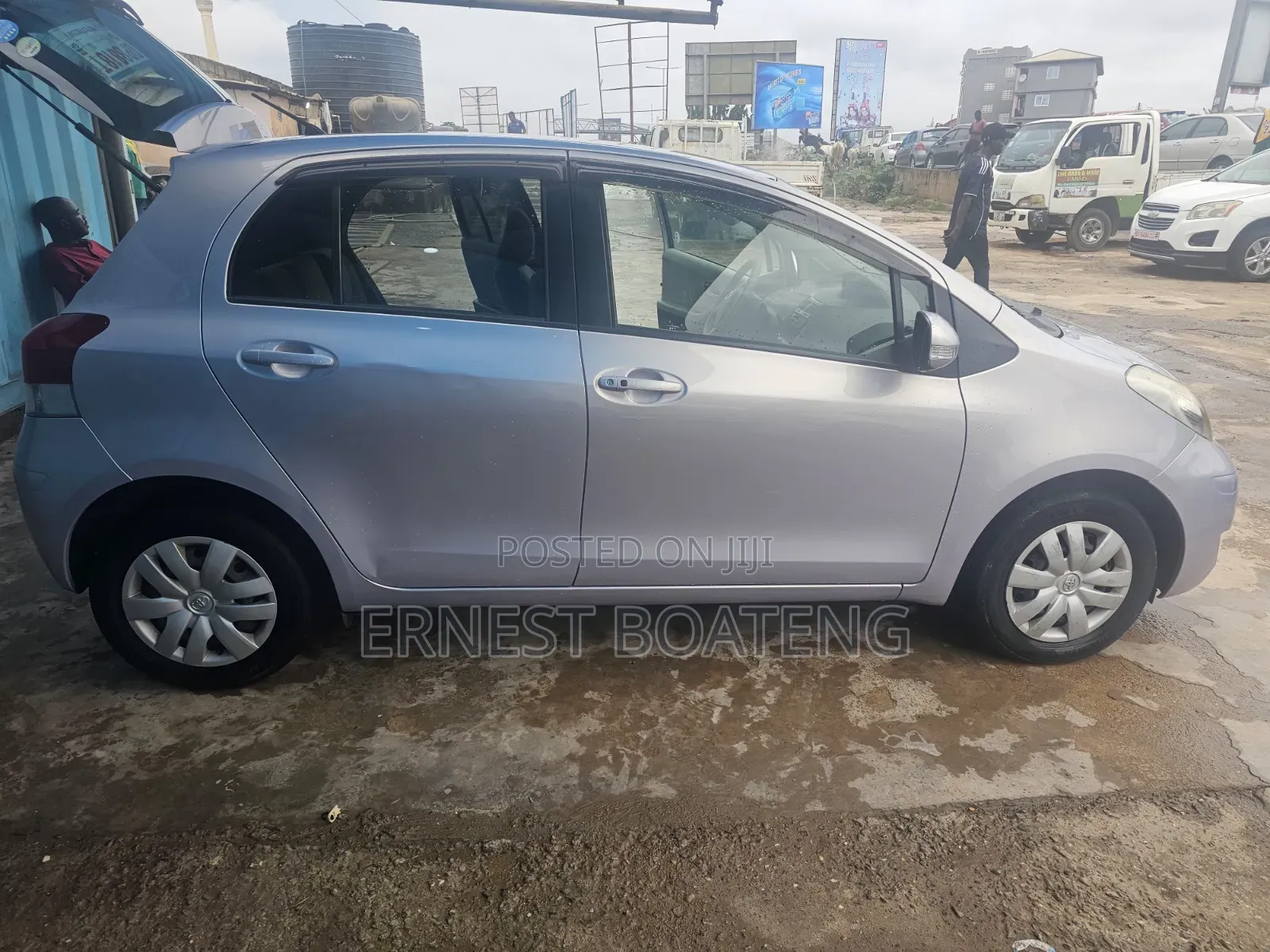 Toyota Vitz 1.3 FWD 3dr 2010 Gray