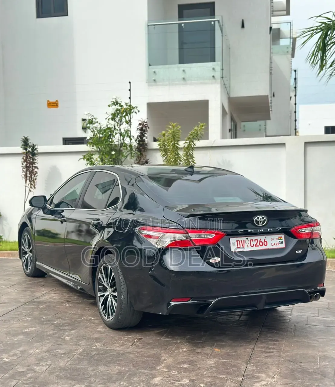 Toyota Camry Hybrid SE 2023 Black