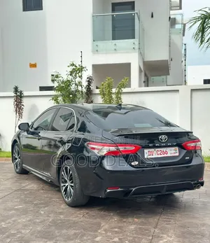 Toyota Camry Hybrid SE 2023 Black