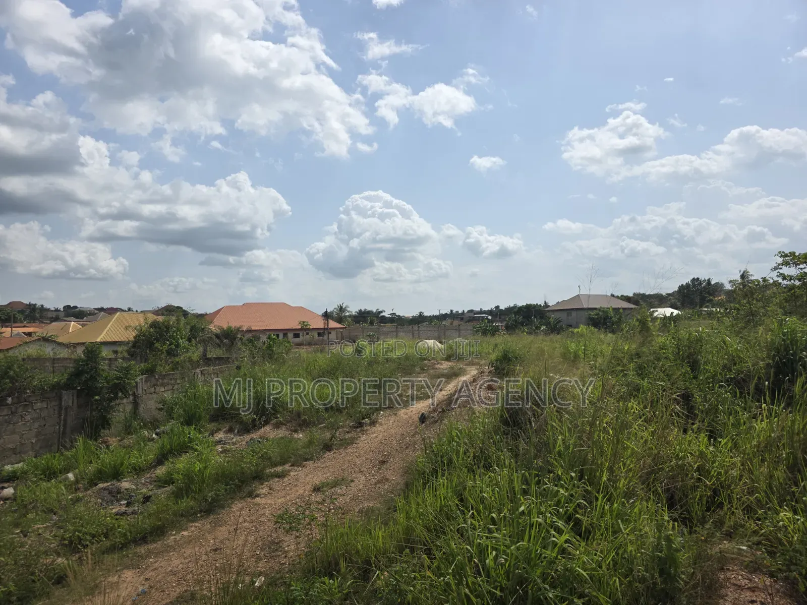 5 Roadside Commercial Land at Pakyi Kumasi