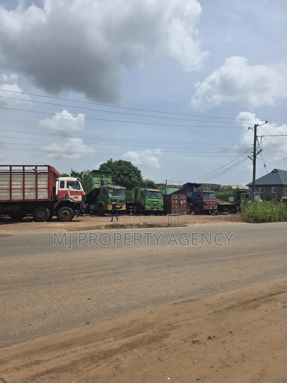 5 Roadside Plots at Asuofia Kumasi