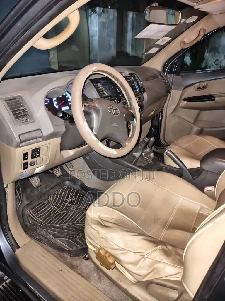 Toyota Fortuner 2012 Gray