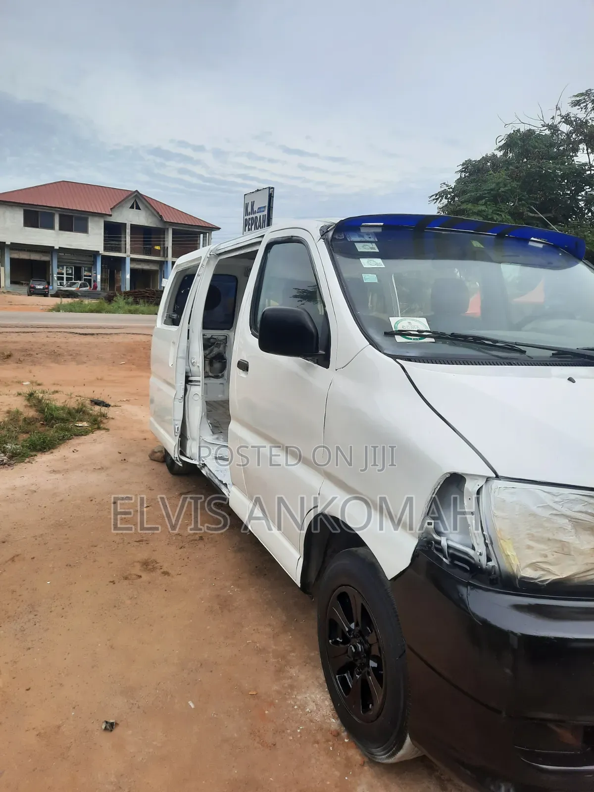 Toyota HiAce 2013 White