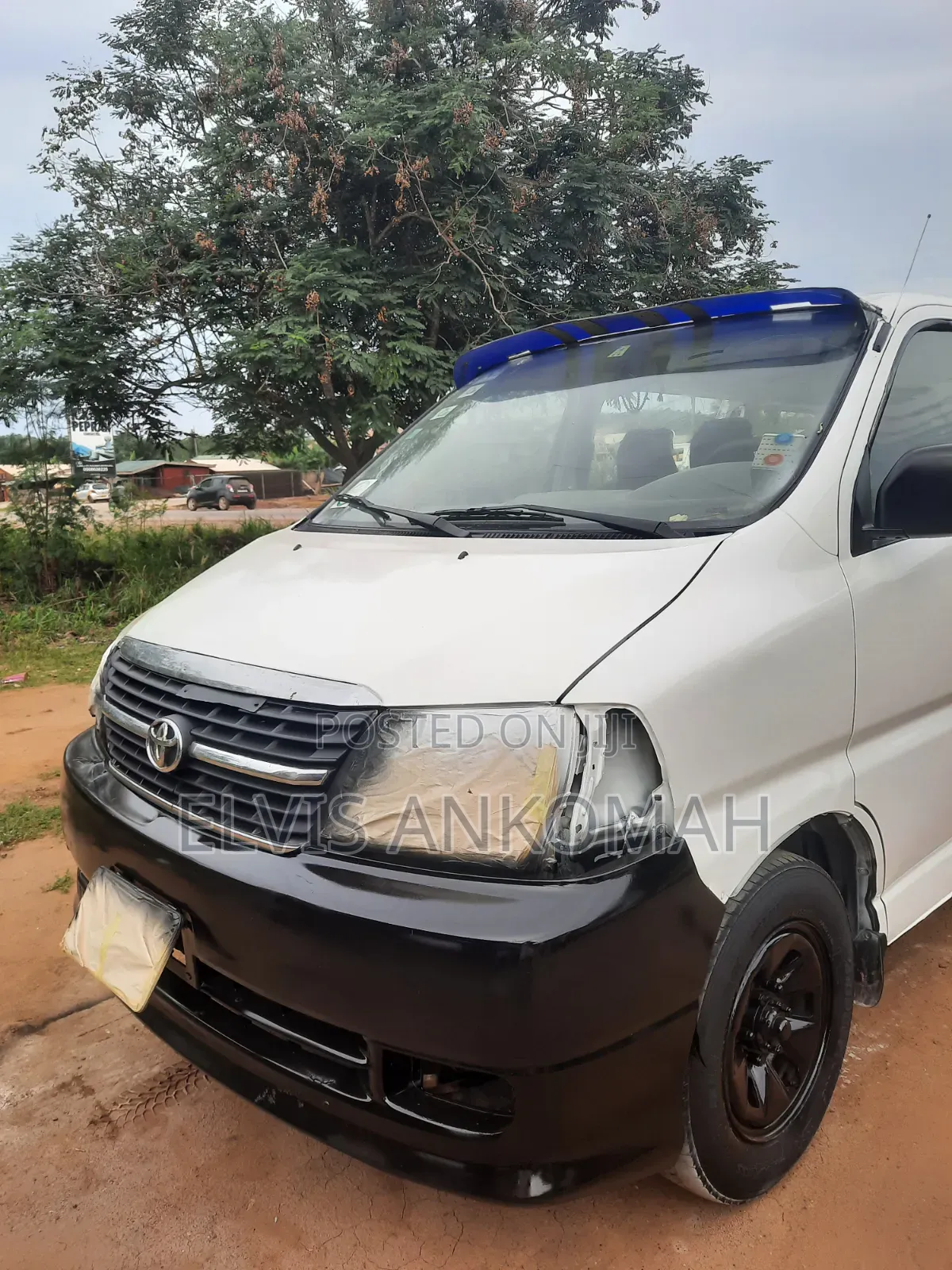 Toyota HiAce 2013 White
