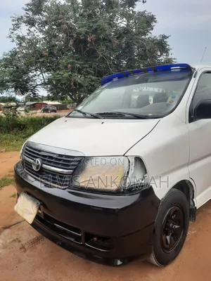 Toyota HiAce 2013 White