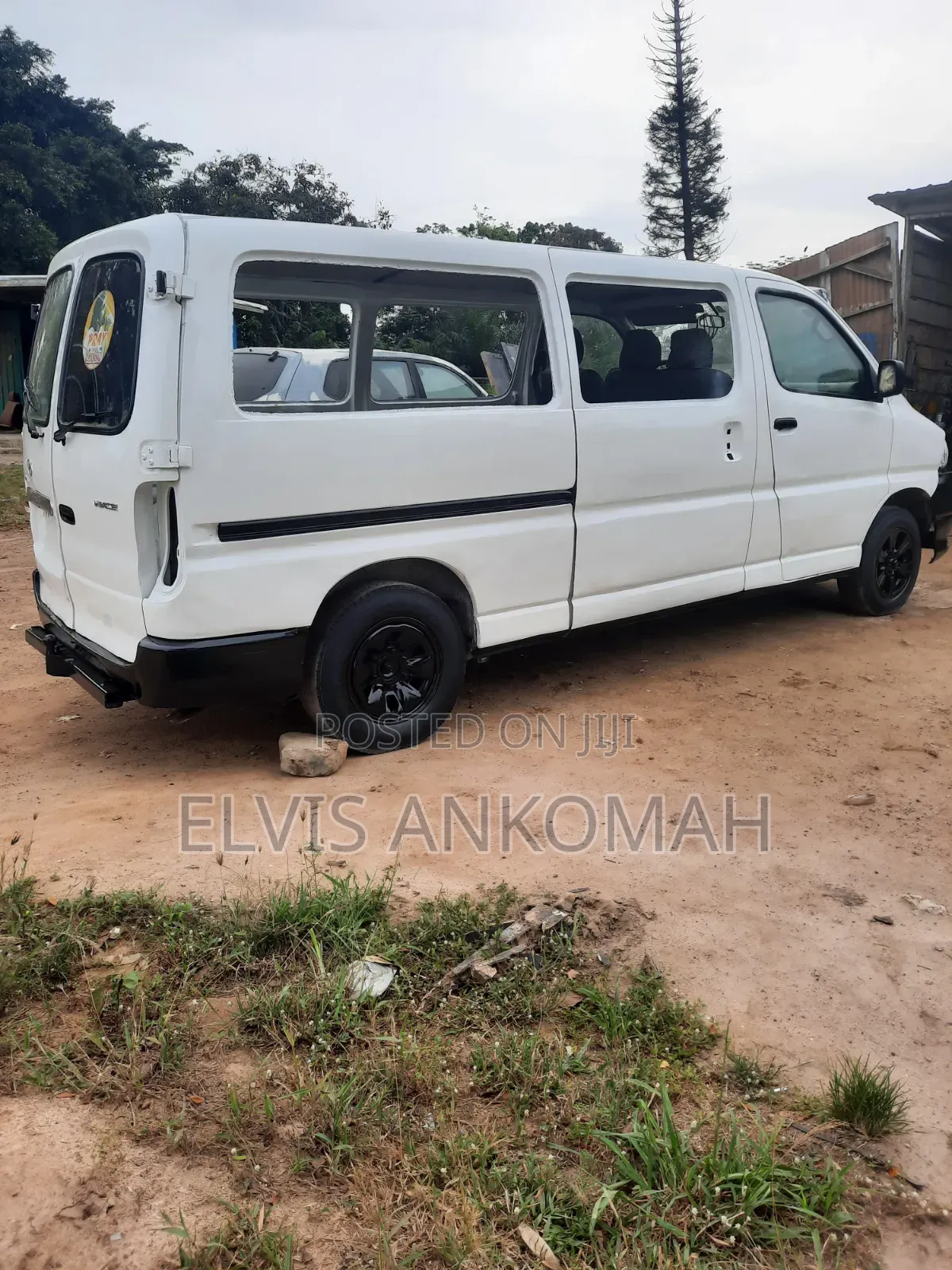 Toyota HiAce 2013 White