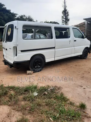 Toyota HiAce 2013 White