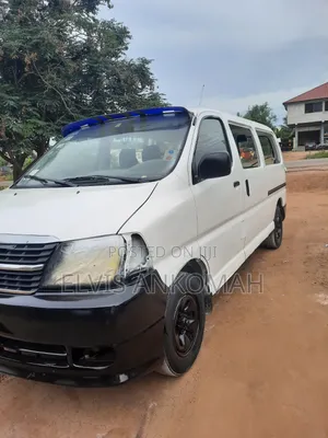 Toyota HiAce 2013 White