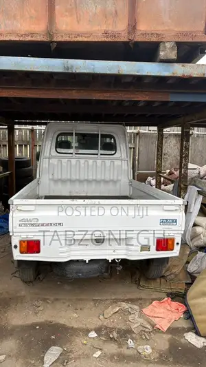 Daihatsu Hijet (Abossey Kai Macho)