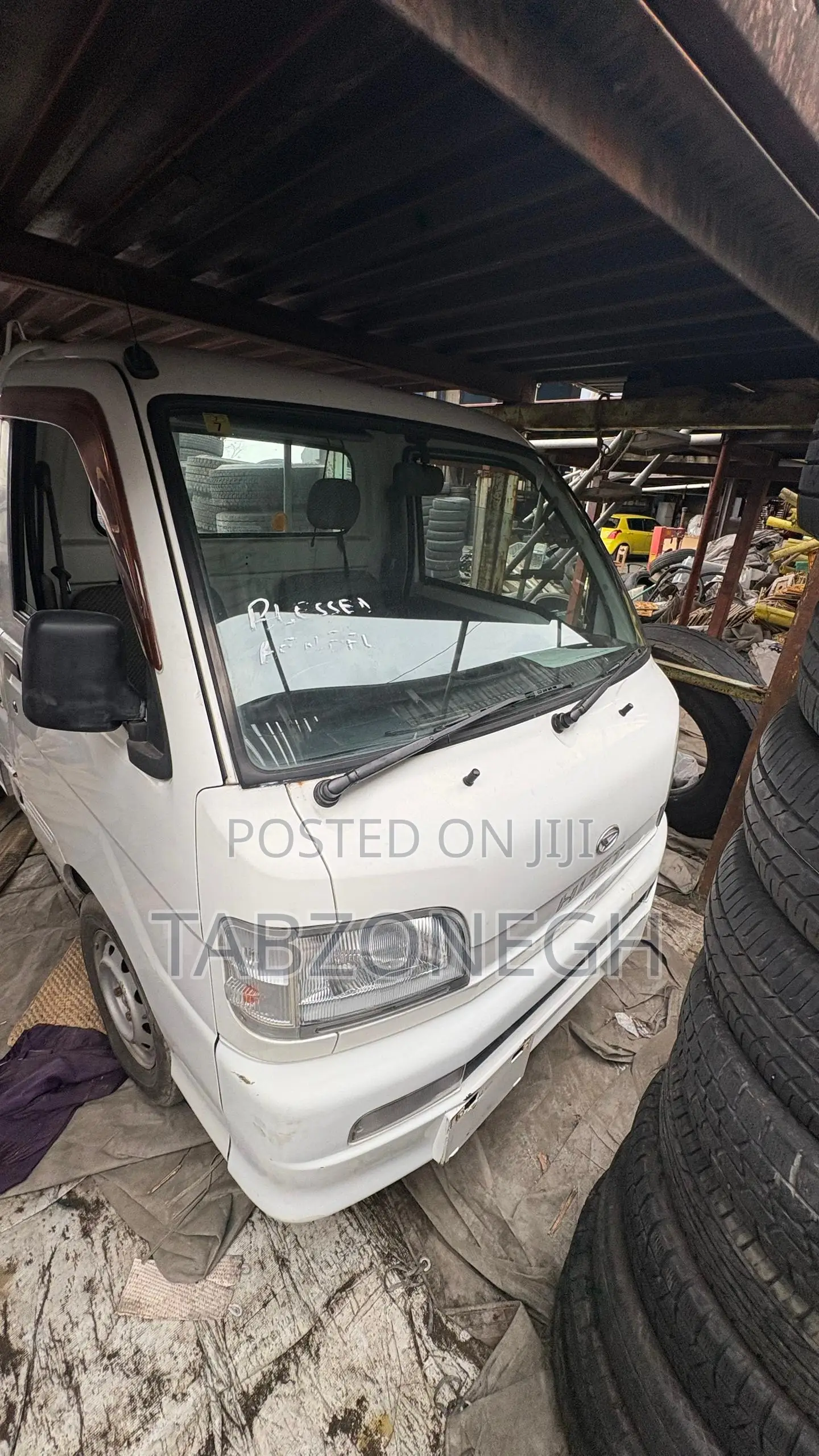 Daihatsu Hijet (Abossey Kai Macho)
