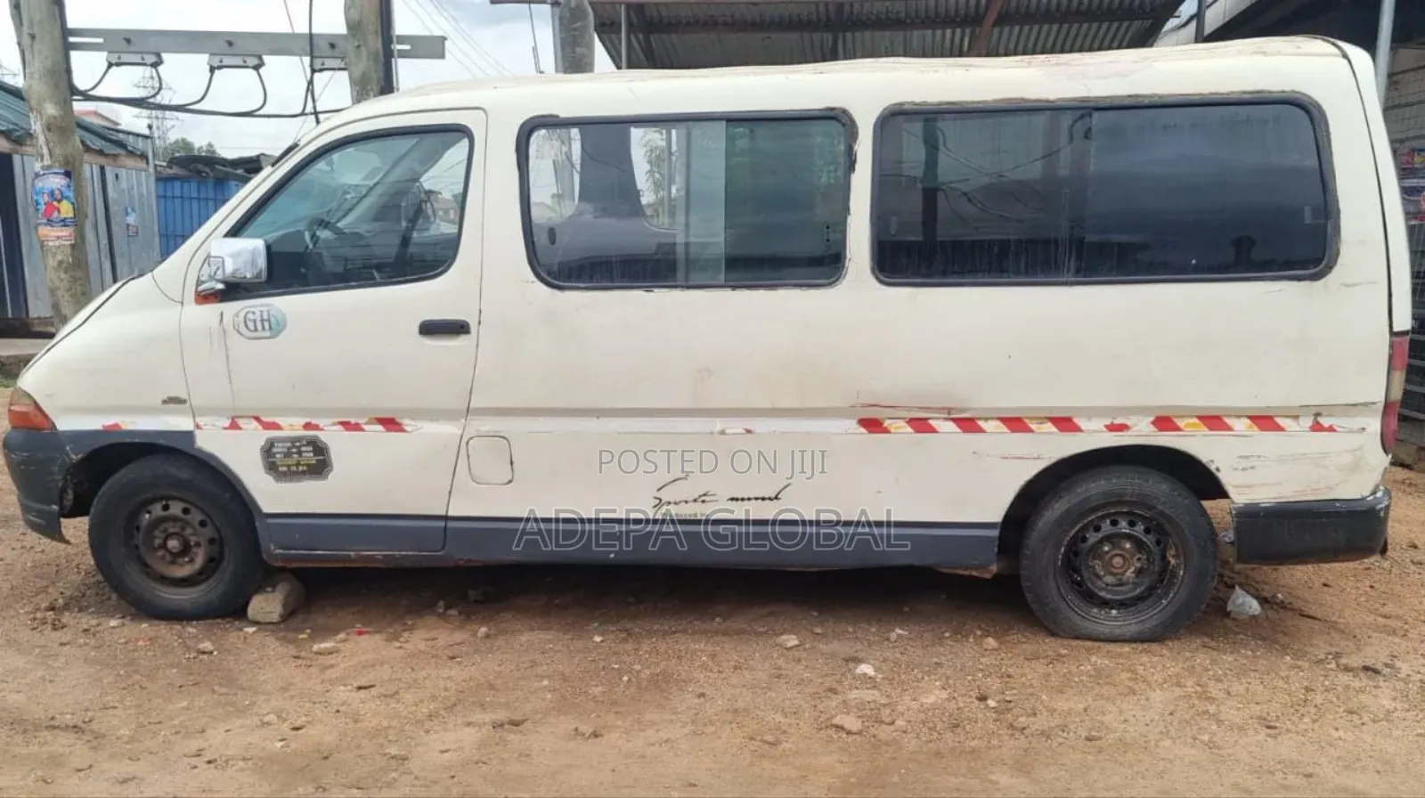 Toyota HiAce 2016 White