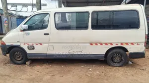 Toyota HiAce 2016 White