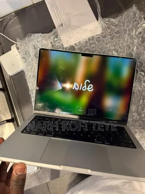 Laptop Apple MacBook Pro 2022 M2 16GB Apple M2 SSD 512GB