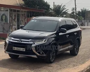 Mitsubishi Outlander 2016 Black