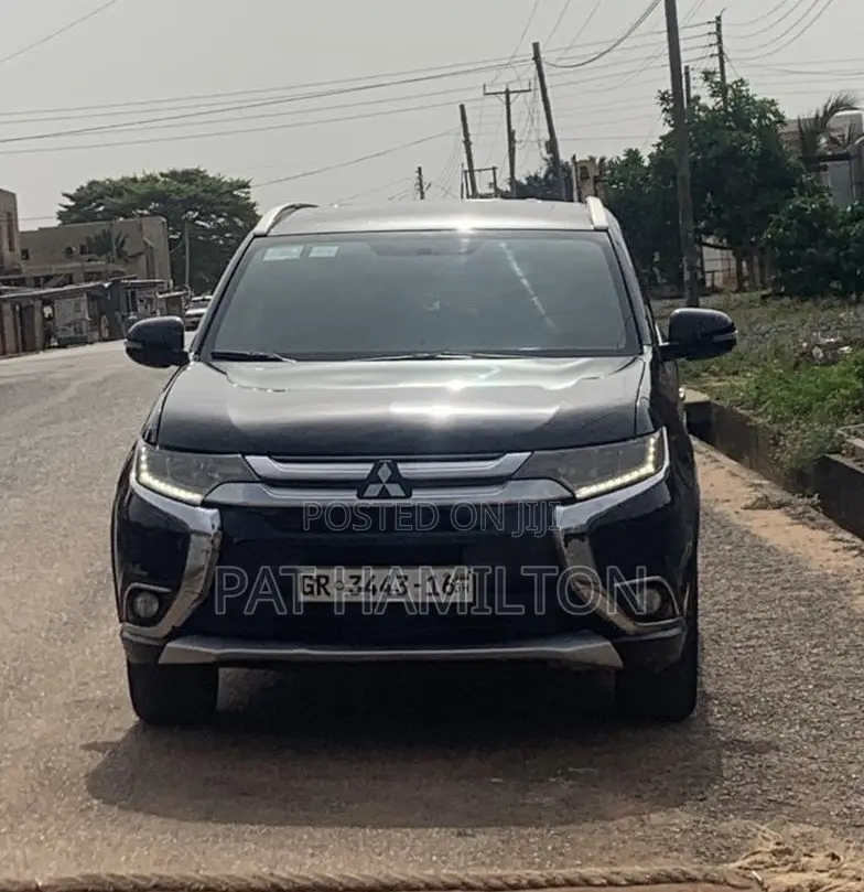 Mitsubishi Outlander 2016 Black