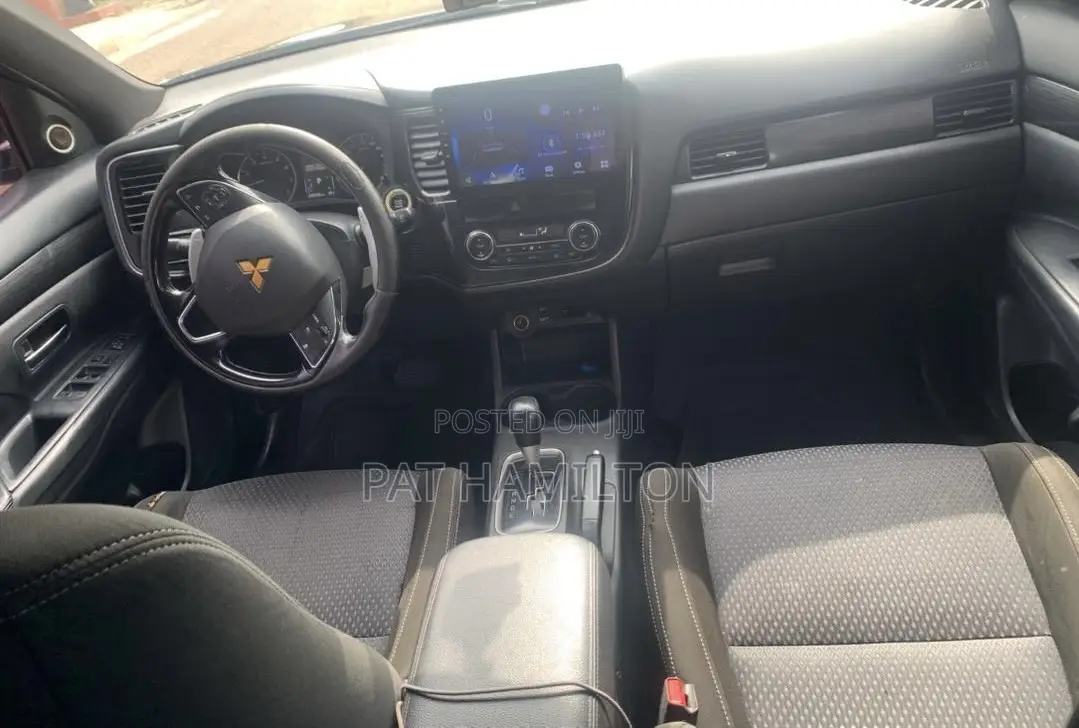 Mitsubishi Outlander 2016 Black