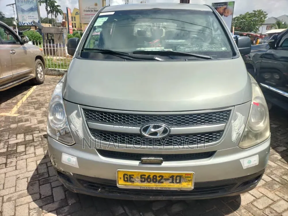 Hyundai H1 2.4 GLS 2010 Gray