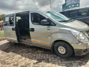 Hyundai H1 2.4 GLS 2010 Gray