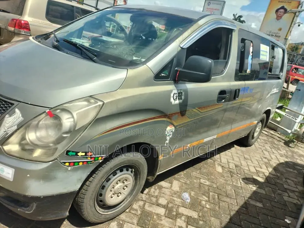 Hyundai H1 2.4 GLS 2010 Gray