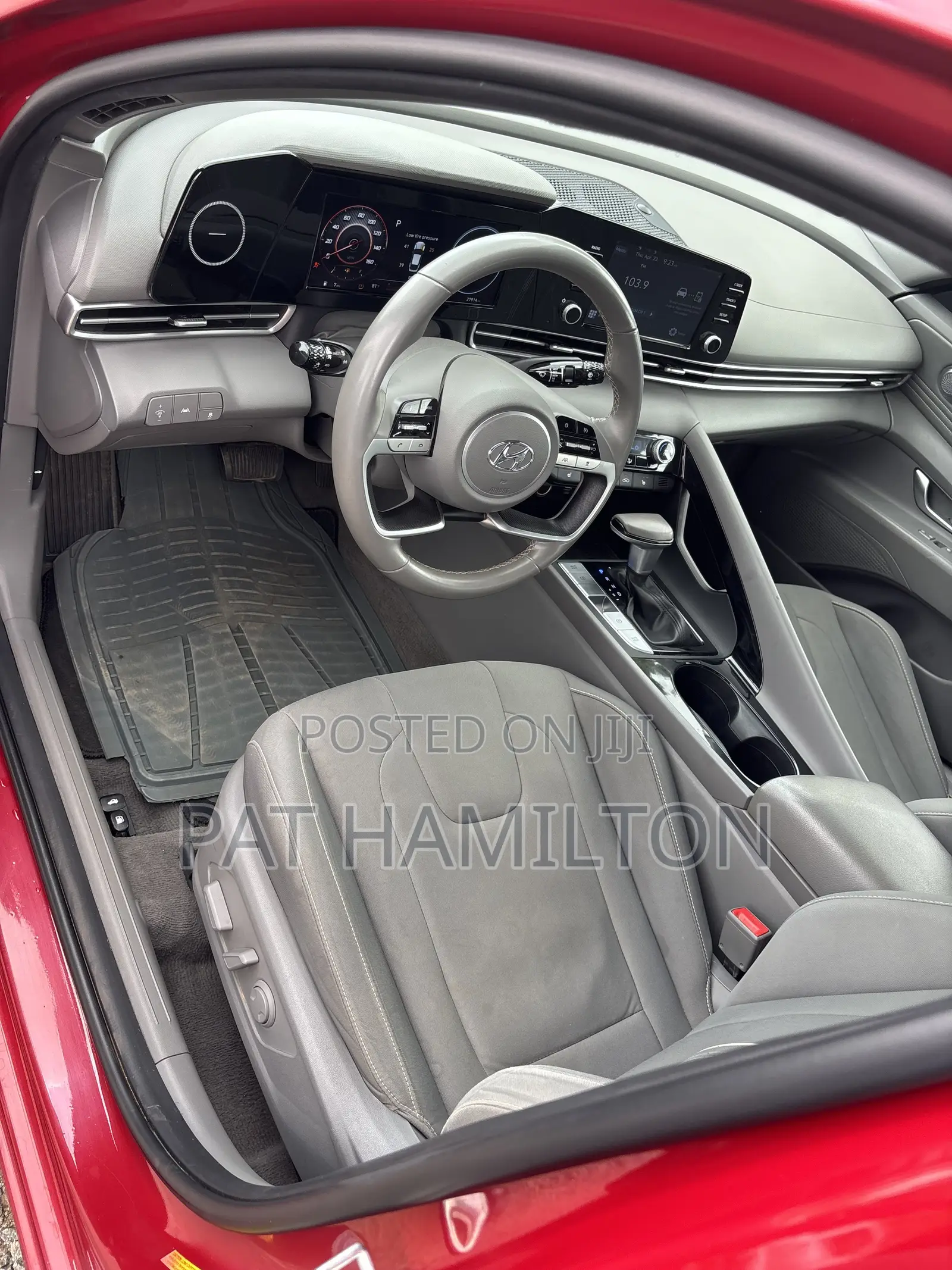 Hyundai Elantra 2022 Red