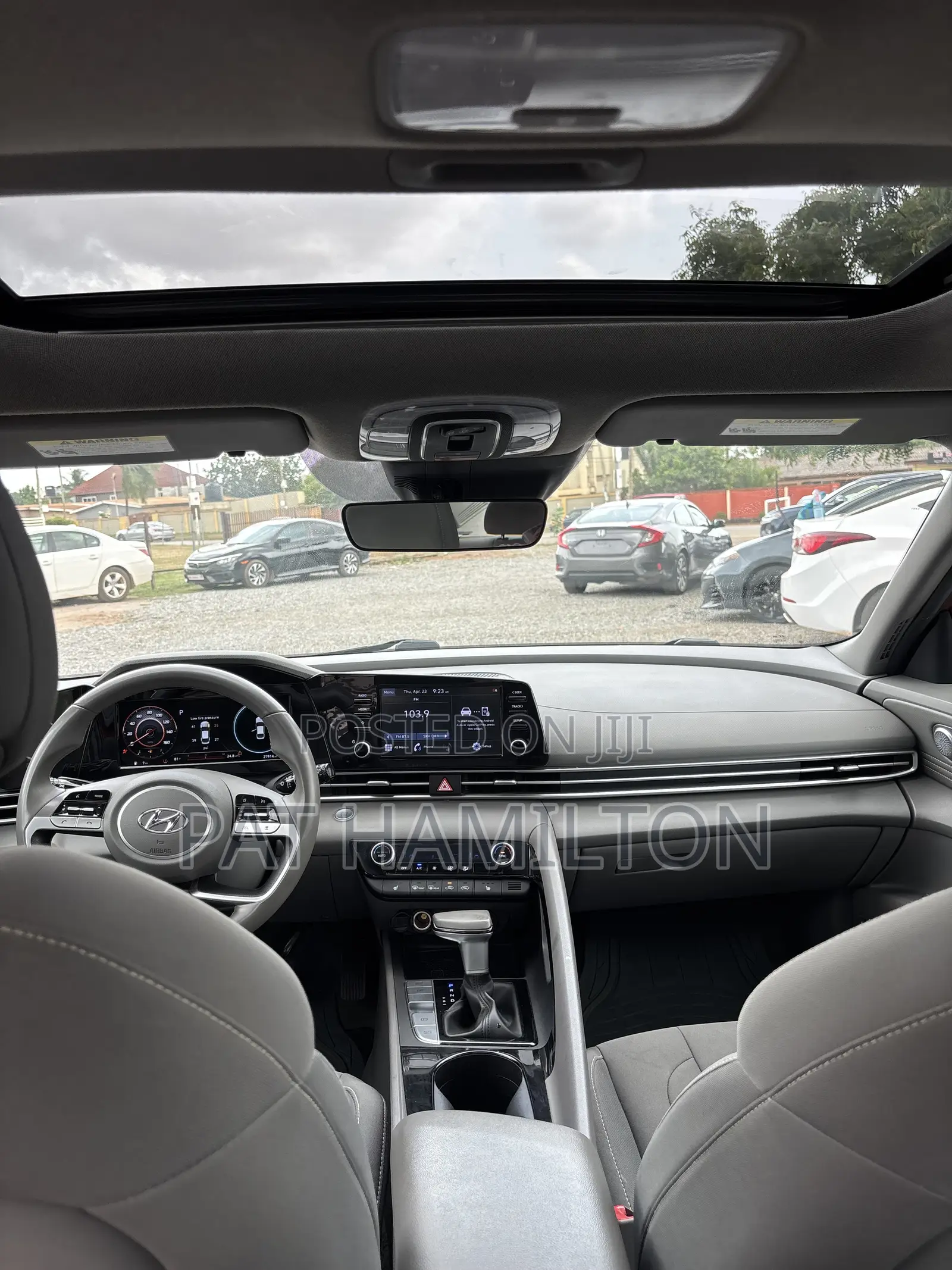 Hyundai Elantra 2022 Red