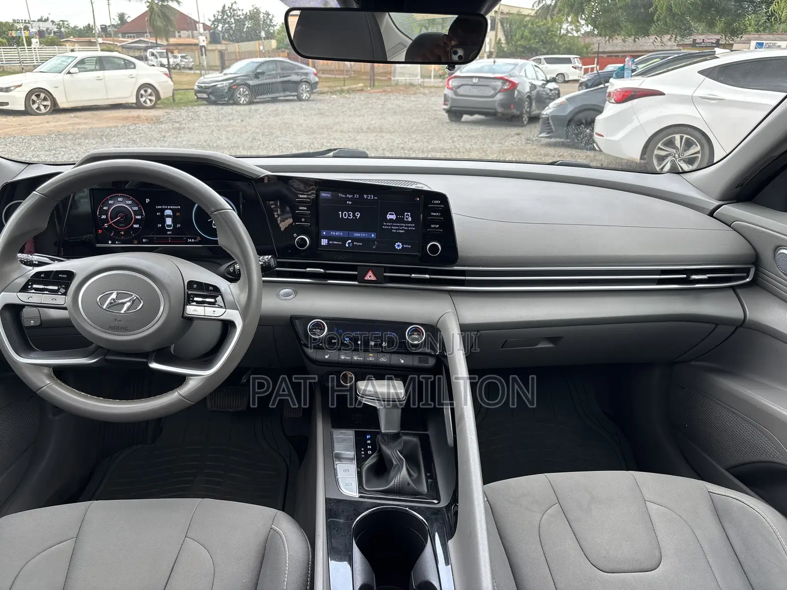 Hyundai Elantra 2022 Red