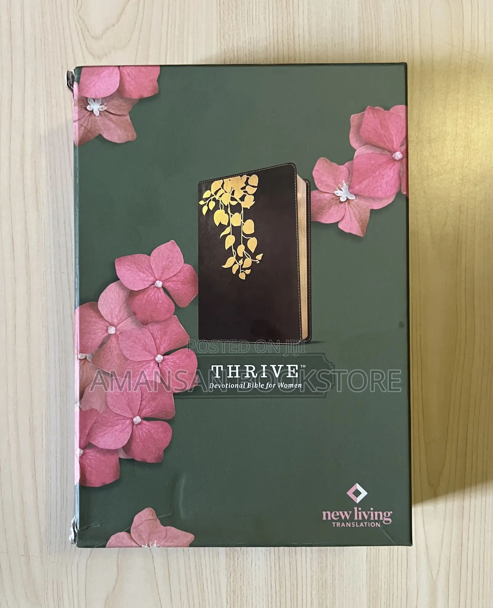 Tyndale Thrive NLT Devotional Study Bible for Women