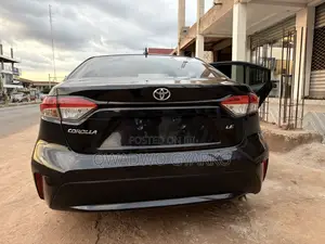 Toyota Corolla LE 2021 Black