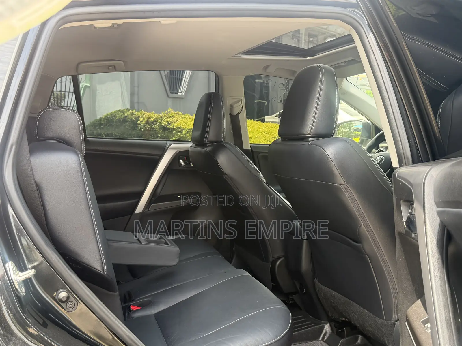 Toyota RAV4 XLE 4dr SUV (2.5L 4cyl 6A) 2018 Black