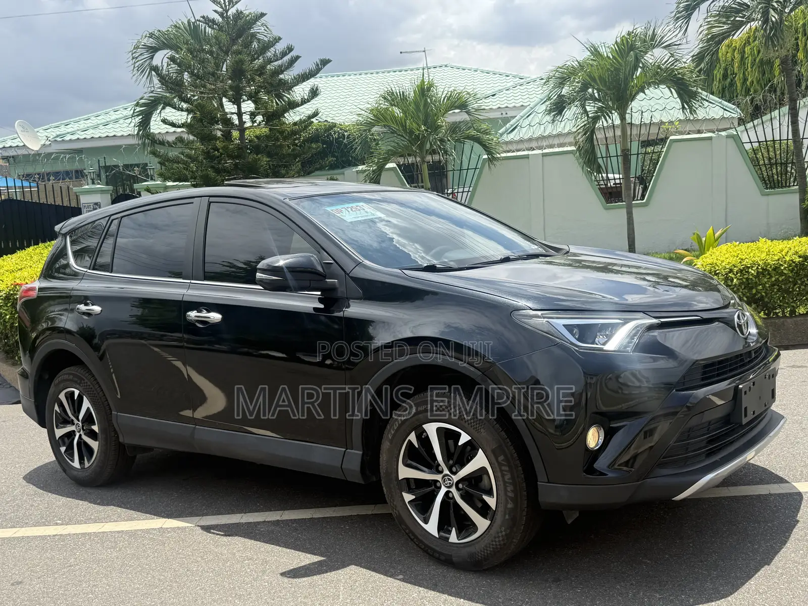 Toyota RAV4 XLE 4dr SUV (2.5L 4cyl 6A) 2018 Black