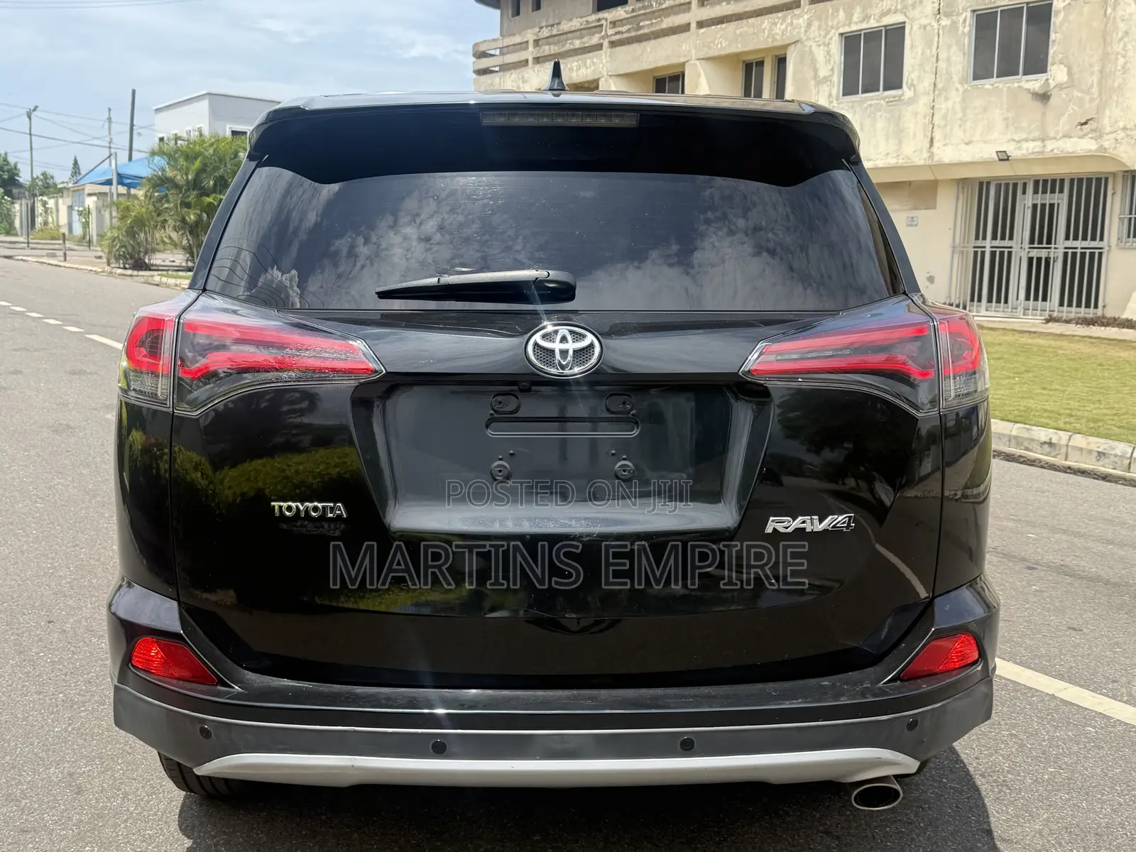 Toyota RAV4 XLE 4dr SUV (2.5L 4cyl 6A) 2018 Black