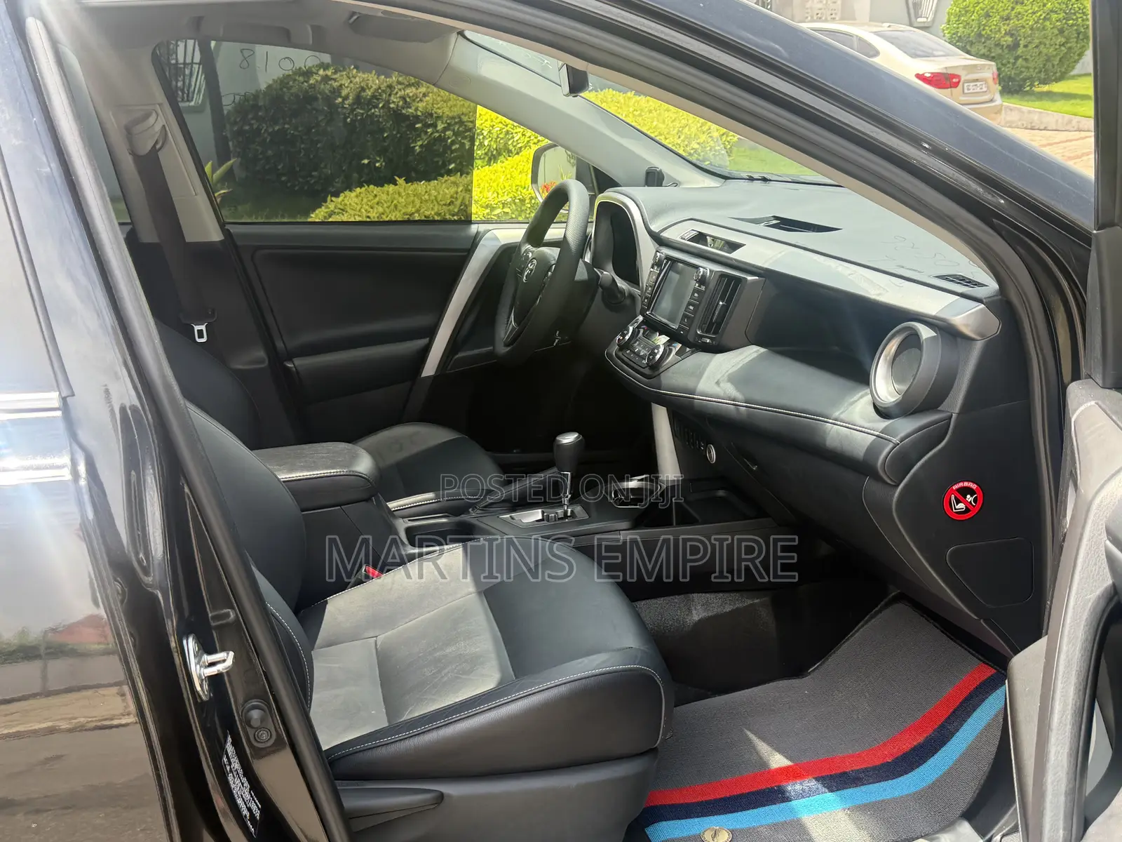 Toyota RAV4 XLE 4dr SUV (2.5L 4cyl 6A) 2018 Black
