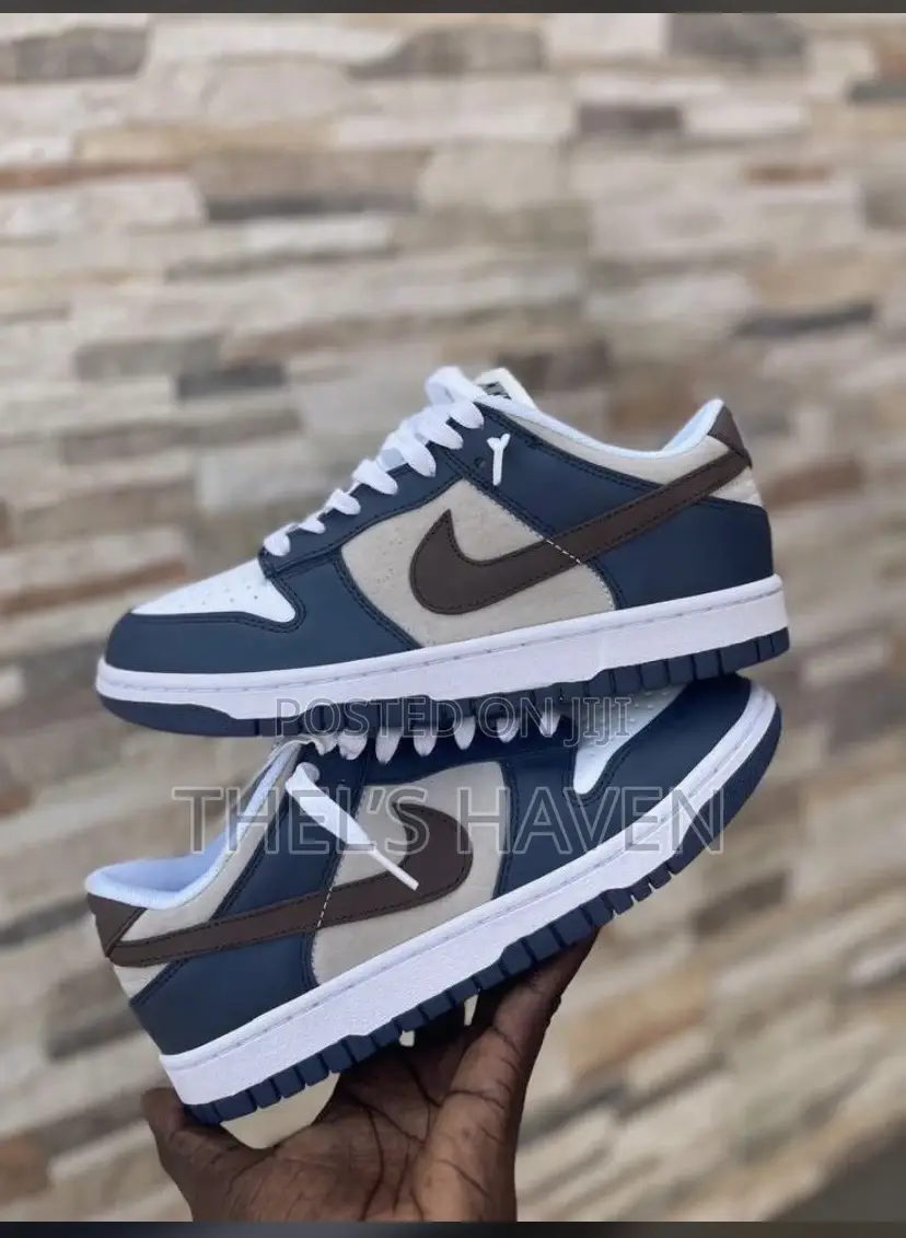 Quality Casual Sneakers for Men/Women- Neat and Comfortable