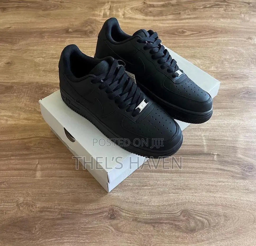 Quality Casual Sneakers for Men/Women- Neat and Comfortable