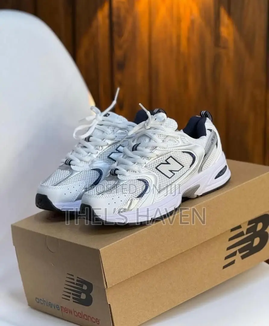 Quality Casual Sneakers for Men/Women- Neat and Comfortable