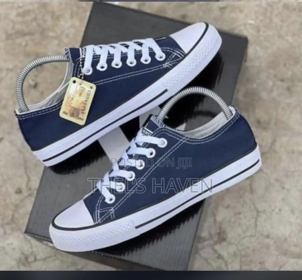 Quality Casual Sneakers for Men/Women- Neat and Comfortable