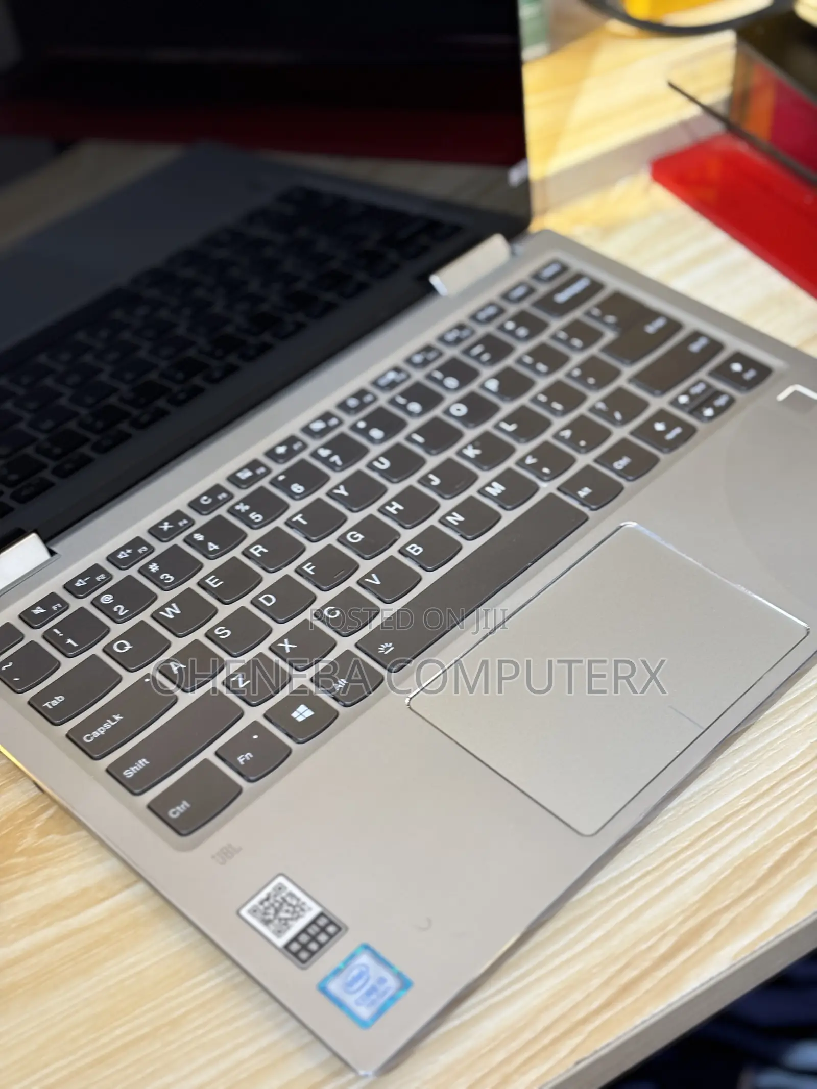 New Laptop Lenovo Yoga 710 8GB Intel Core i7 SSD 256GB