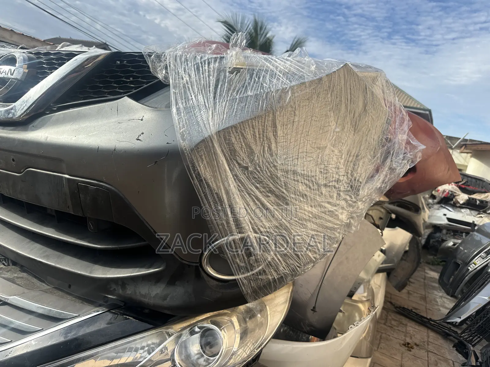 Nissan Rogue Sports/Quashqai 2014-2017 Front Cut Available