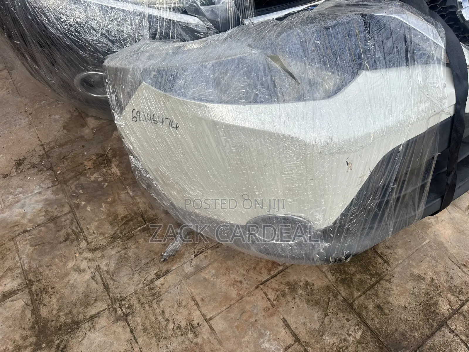 Nissan Rogue Sports/Quashqai 2014-2017 Front Cut Available