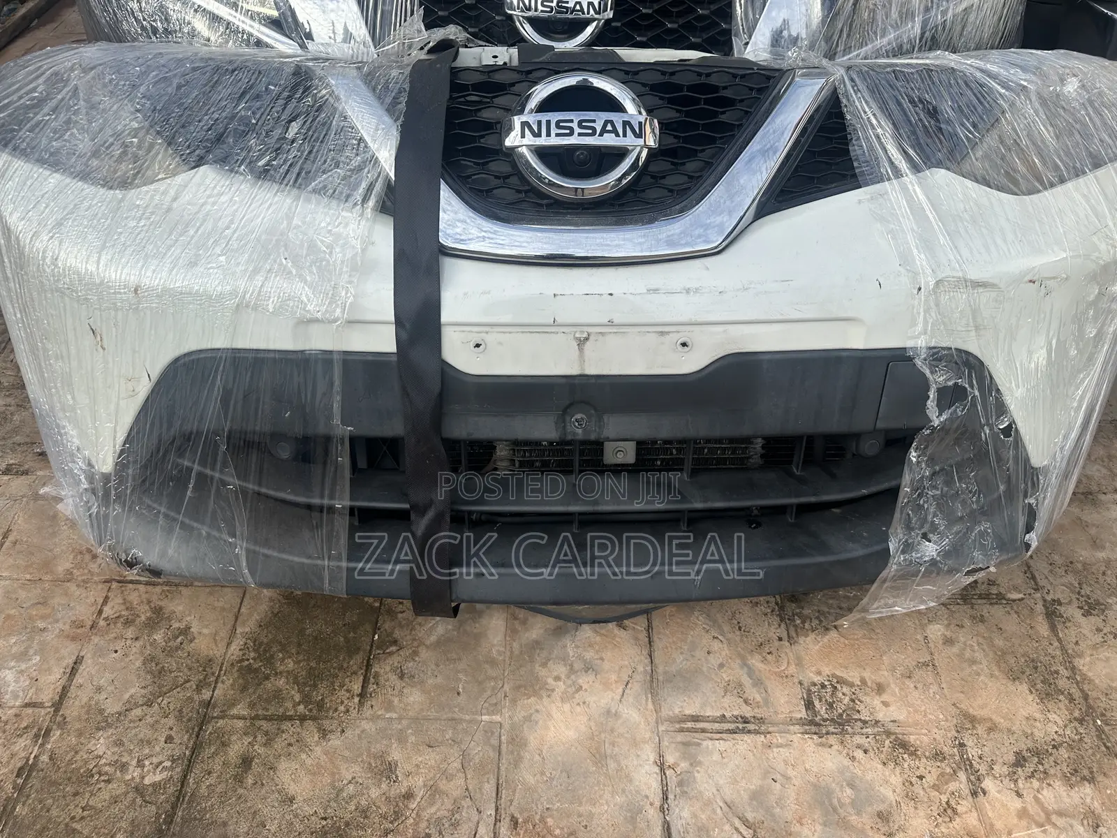 Nissan Rogue Sports/Quashqai 2014-2017 Front Cut Available