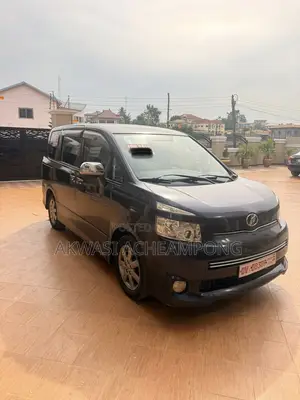 Toyota Voxy 2012 Blue