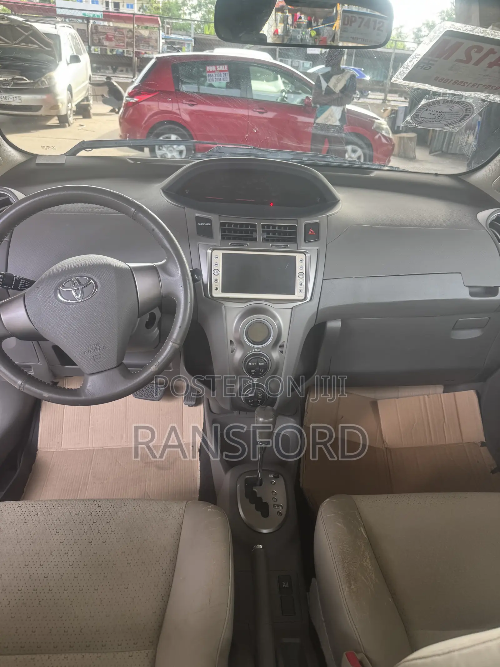 Toyota Vitz 1.3 FWD 5dr 2010 Green