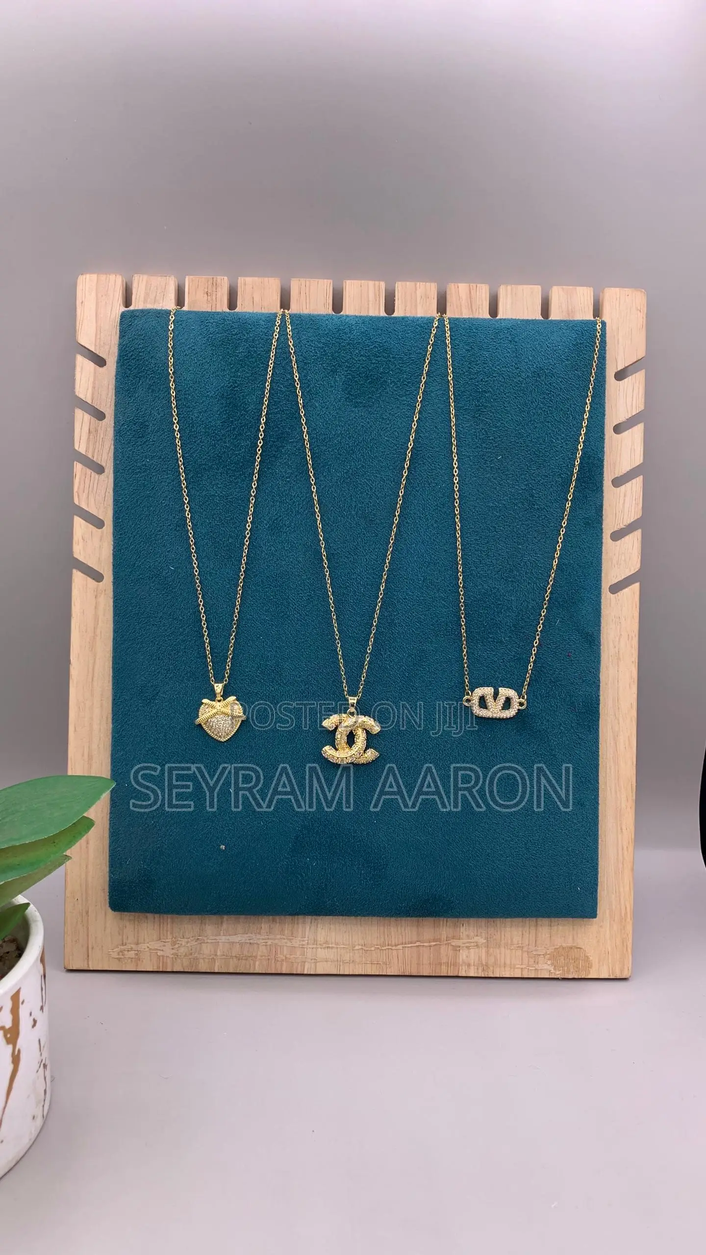 Ladies Necklace