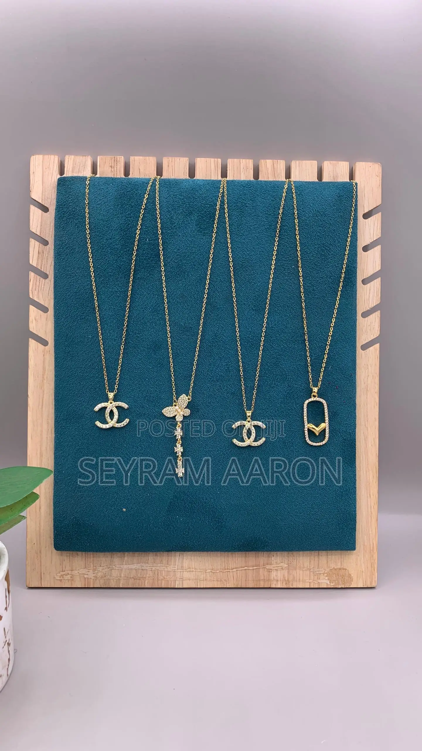 Ladies Necklace