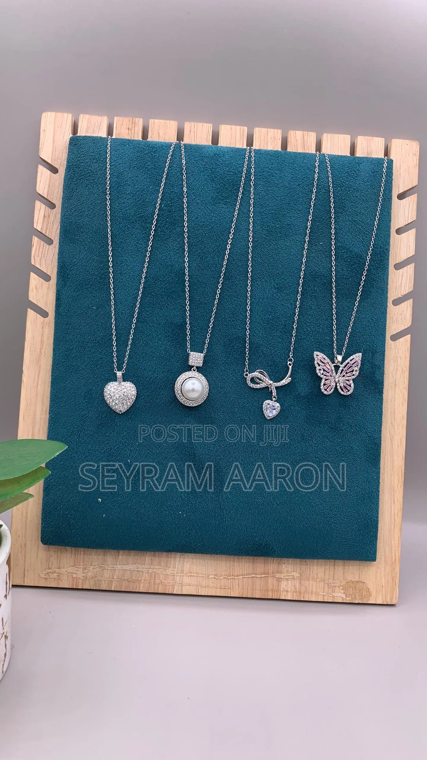 Ladies Necklace