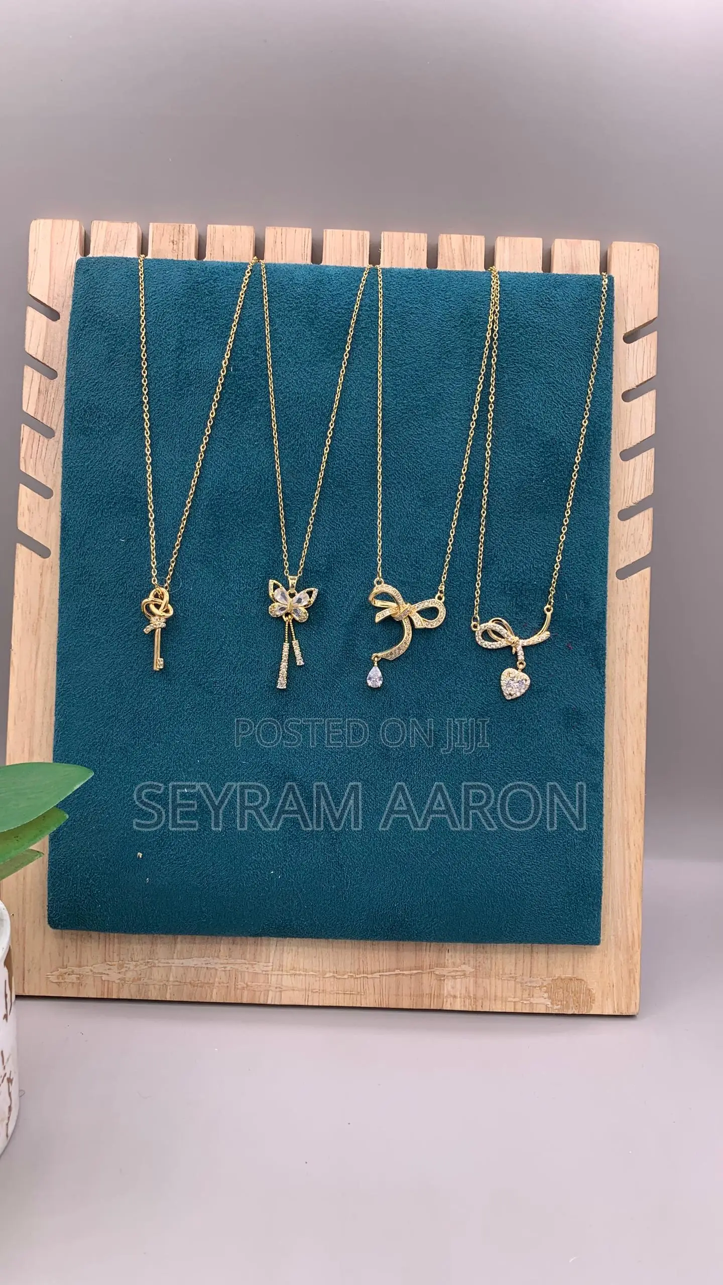 Ladies Necklace